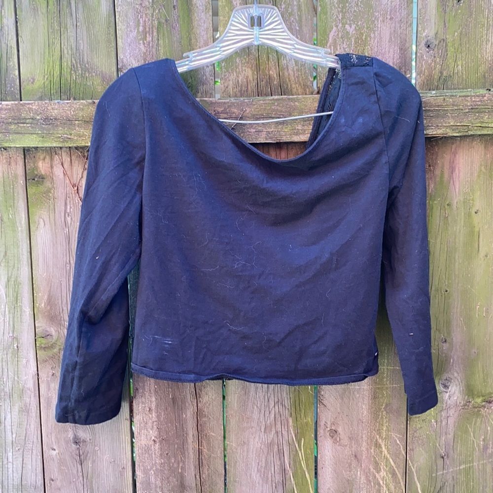 American Eagle Outfitters black laced top sz. L